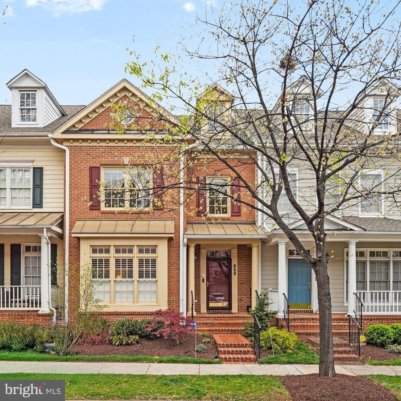 Property Photo:  808 Oak Knoll Terrace  MD 20850 