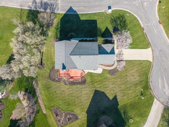 Property Photo: 5459 Surrey Court OH 45069