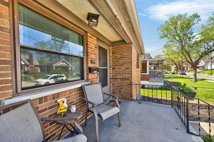 Property Photo:  6831 Buckingham Place  OH 45227 