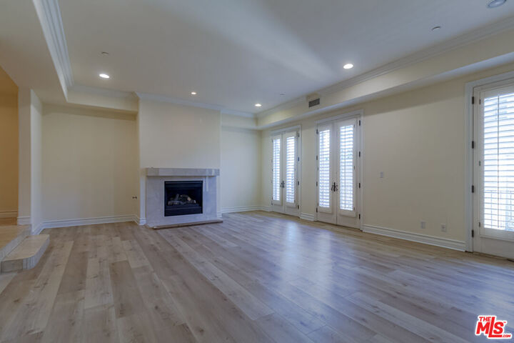 Property Photo: 132 S Crescent Dr CA 90212