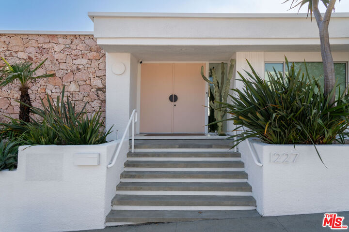 Property Photo:  1227 Tellem Dr  CA 90272 