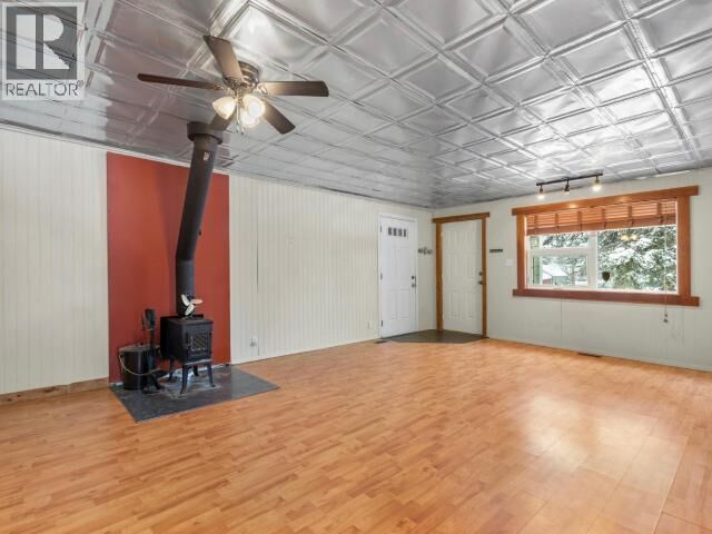 Photo de la propriété:  8150 8th Avenue  YT Y1A 1S4 