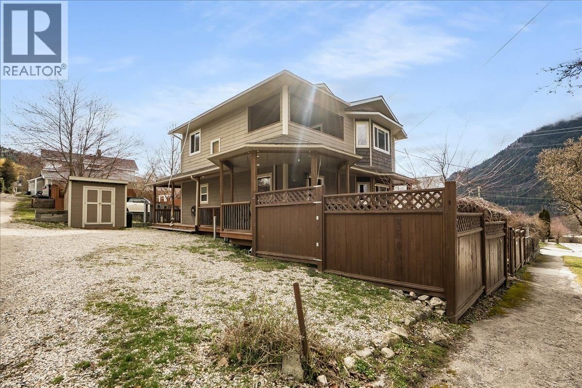 Property Photo: 704 Fell Street BC V1L 3M9