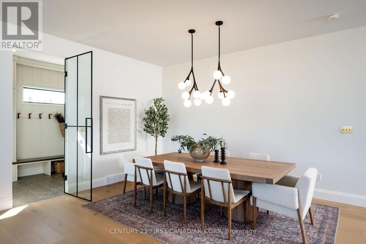 Property Photo: 856 White Pine Street ON N6G 3X9