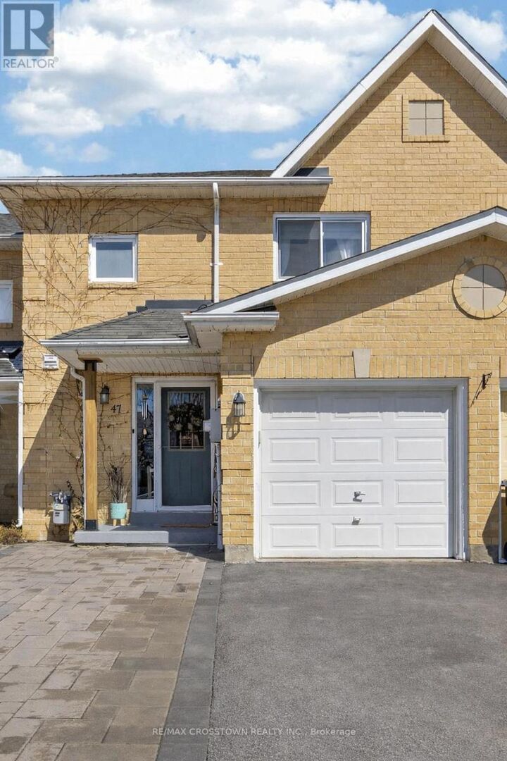 Property Photo:  47 Lyfytt Crescent  ON L4N 7X5 