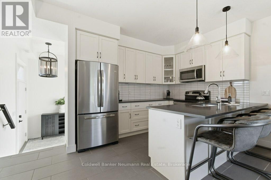 Photo de la propriété:  32 Arkell Road 14  ON N1L 0L4 