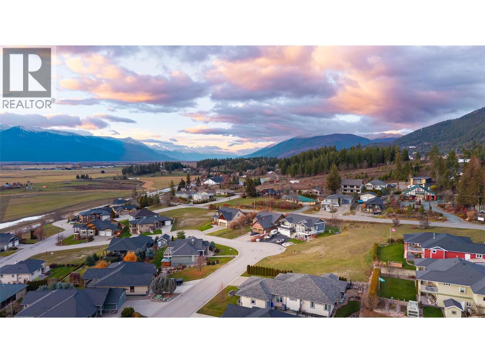 Property Photo:  1016 Purcell Crescent  BC V0B 1G3 