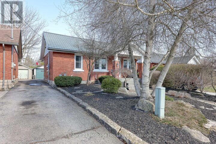 Property Photo:  258 Graham Street  ON N4S 6K7 