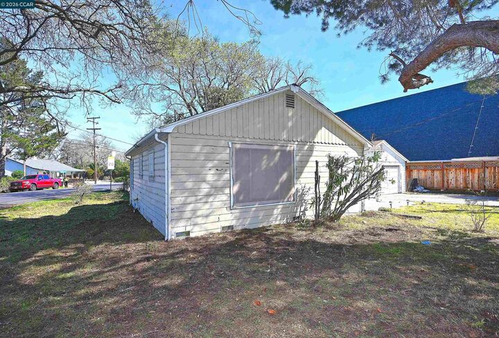 Property Photo: 2480 Buena Vista Ave CA 94597