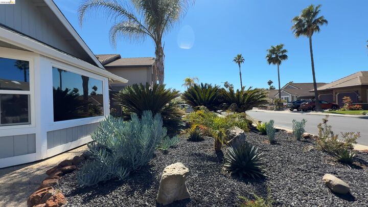 Property Photo:  2293 Reef Ct  CA 94505 