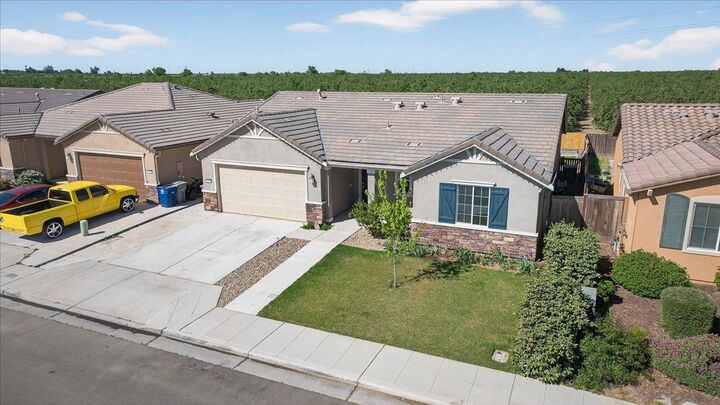 Property Photo: 1442 Encantada Avenue CA 93637