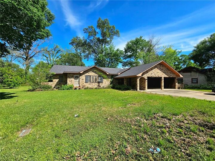 Property Photo: 622 N Preston Street LA 71351