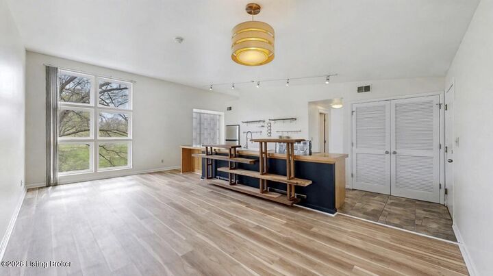 Property Photo:  2745 Grinstead Dr 201  KY 40206 