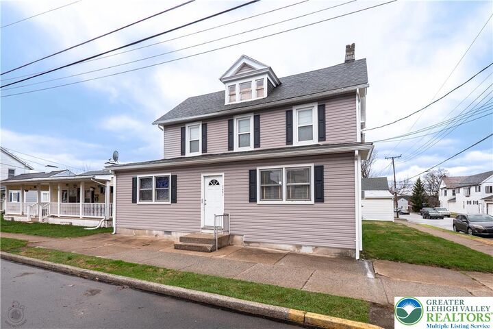 Property Photo:  2401 Birch Street  PA 18042 