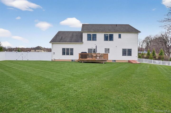 Property Photo:  18 Reynolds Rd  NY 10950 