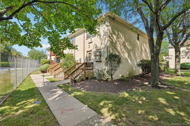 Property Photo:  148 Sneden Place W 148  NY 10977 