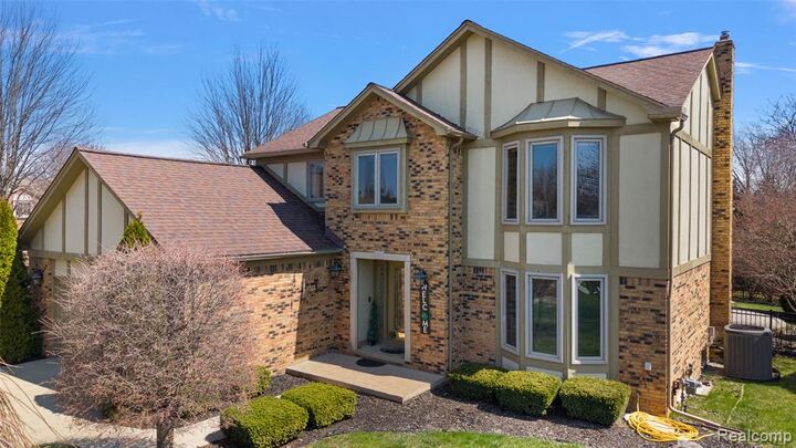 Property Photo:  39344 Lorien Drive  MI 48313 5742 