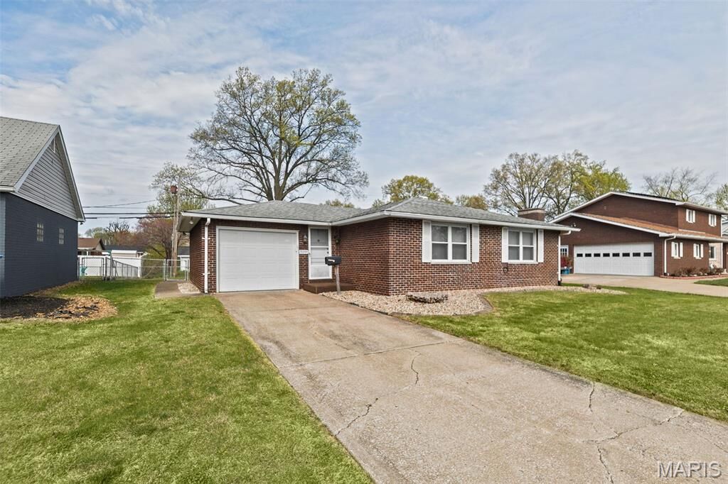Property Photo: 3209 Newell Drive IL 62040