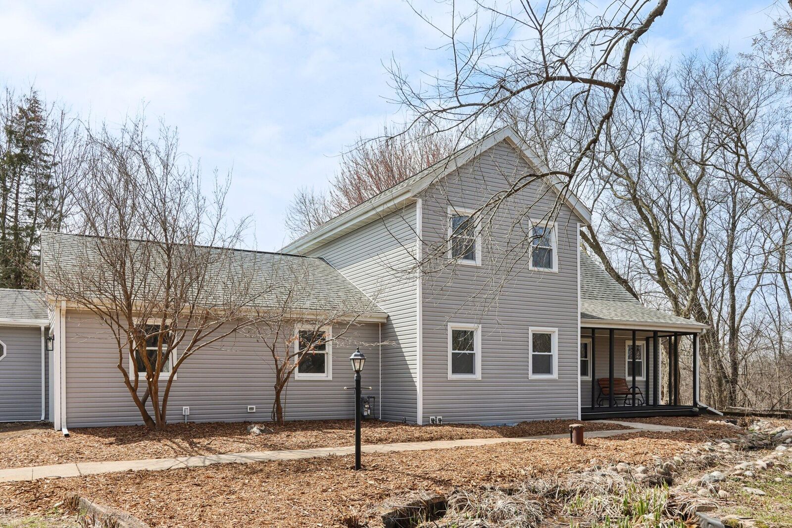 Property Photo:  N87w36989 Mapleton Rd  WI 53066 