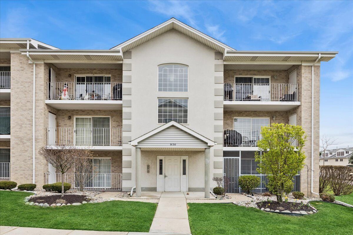 Property Photo:  9130 W 95th Street 1B  IL 60457 