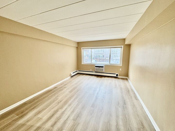 Property Photo:  5616 N Kenmore Avenue 2E  IL 60660 