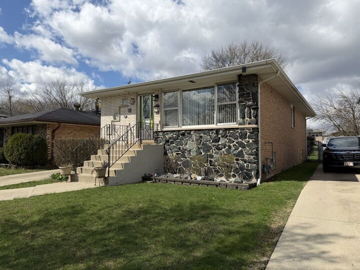 Property Photo:  18052 Soleri Drive  IL 60478 