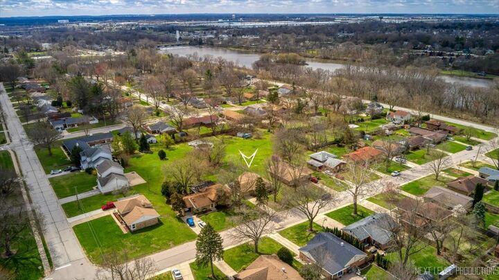 Property Photo:  116 Briar Lane  IL 60542 