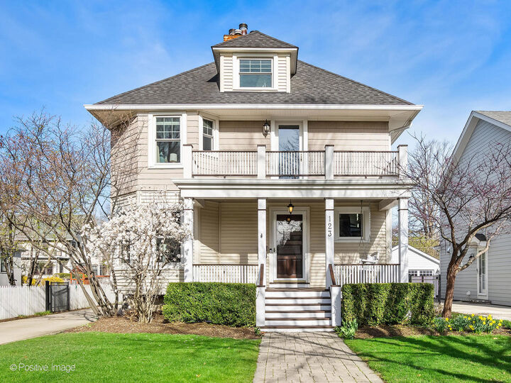 Property Photo: 123 S Kensington Avenue IL 60525