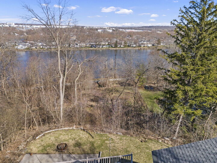 Property Photo:  362 1/2 River Bluff Road  IL 60120 
