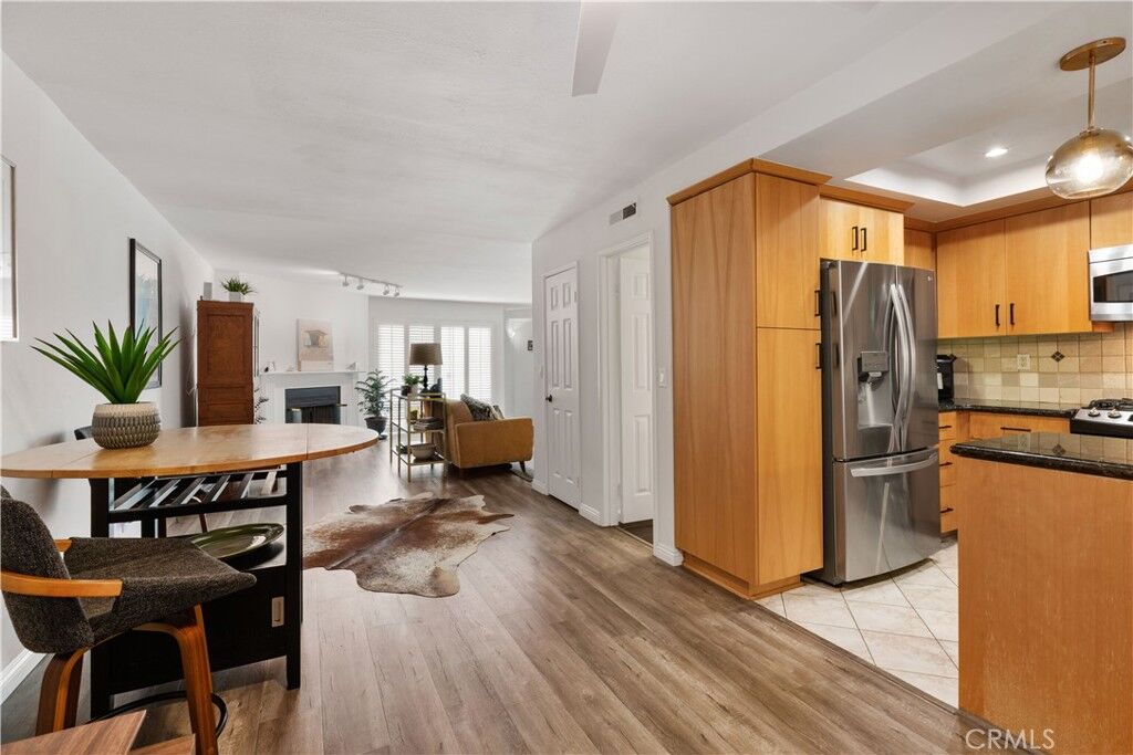 Property Photo:  2601 E 19th 4  CA 90755 