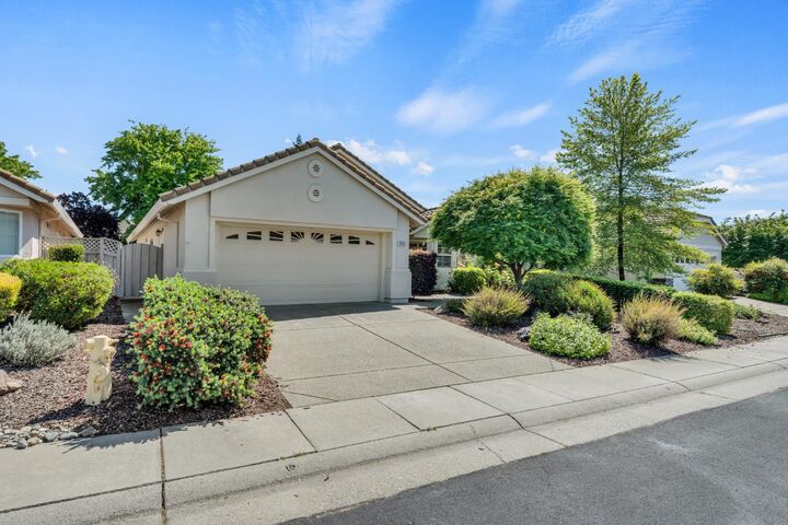 Property Photo: 4090 Sylvan Glen Lane CA 95747