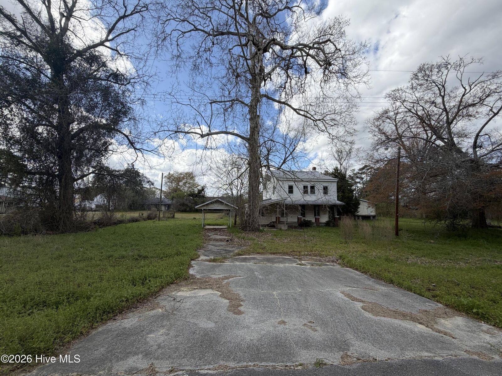 Property Photo:  110 Hudson Street  NC 28573 