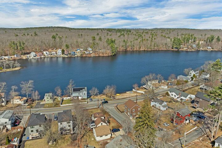 Property Photo:  3 Dennison Avenue  NH 03079 