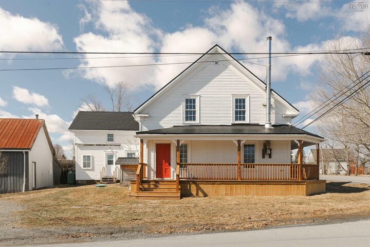 Property Photo:  2133 New Cheverie Road  NS B0N 2A0 