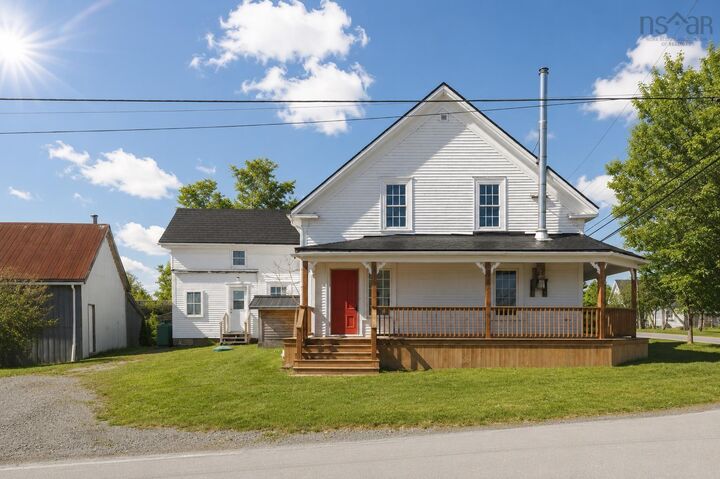 Property Photo: 2133 New Cheverie Road NS B0N 2A0