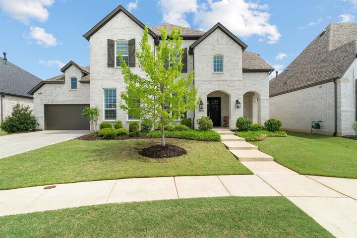 Property Photo: 2405 Casia Landing TX 76226