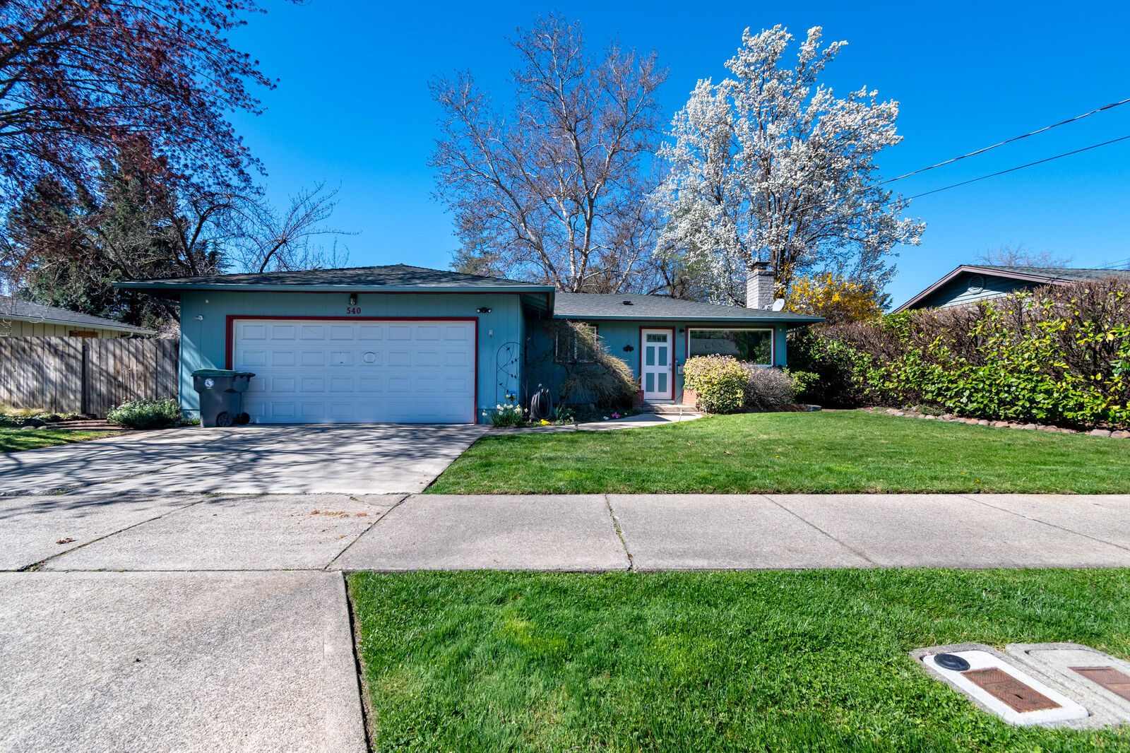 Property Photo: 540 Eastwood Drive OR 97504