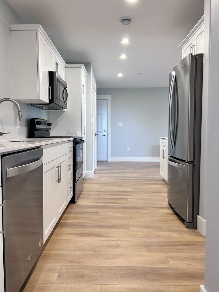 Property Photo: 24 Gilbert Drive Drive 406 PE C1C 1L4