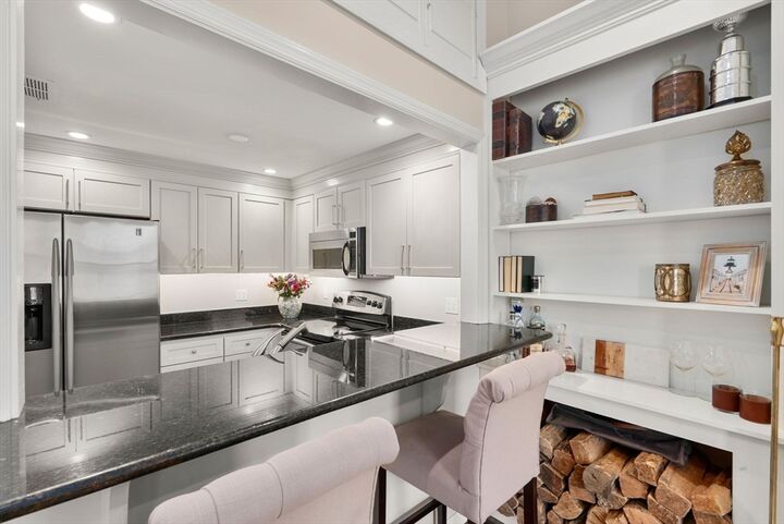 Property Photo:  177 W Brookline St 3  MA 02118 