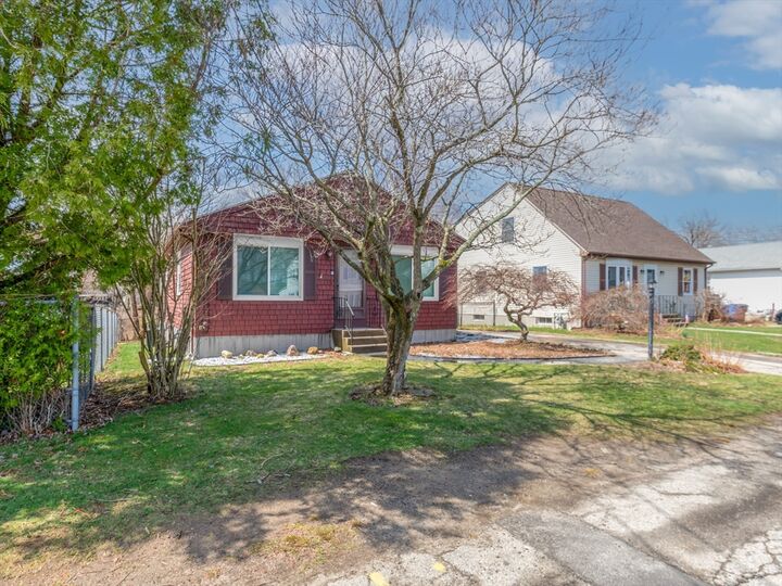 Property Photo:  172 Bryant St  RI 02864 