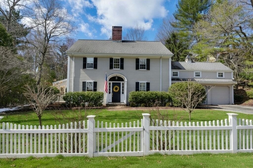 Property Photo: 92 Woodlawn Ave MA 02481