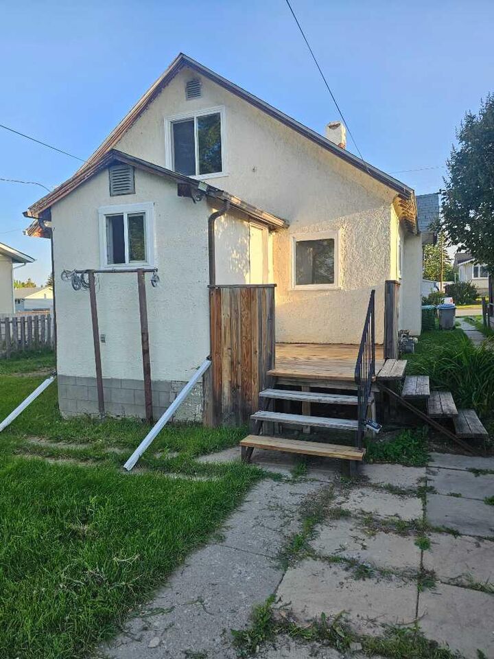 Property Photo: 5113 5th. Avenue AB T7E 1V5