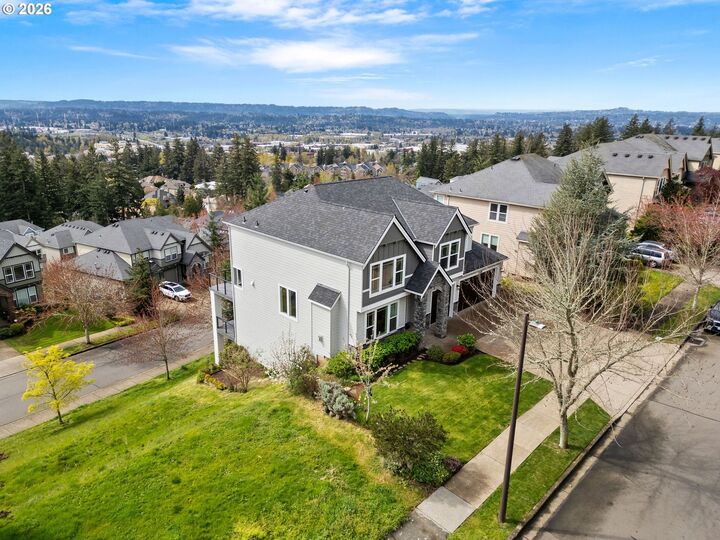 Property Photo:  10928 SE Lenore St  OR 97086 