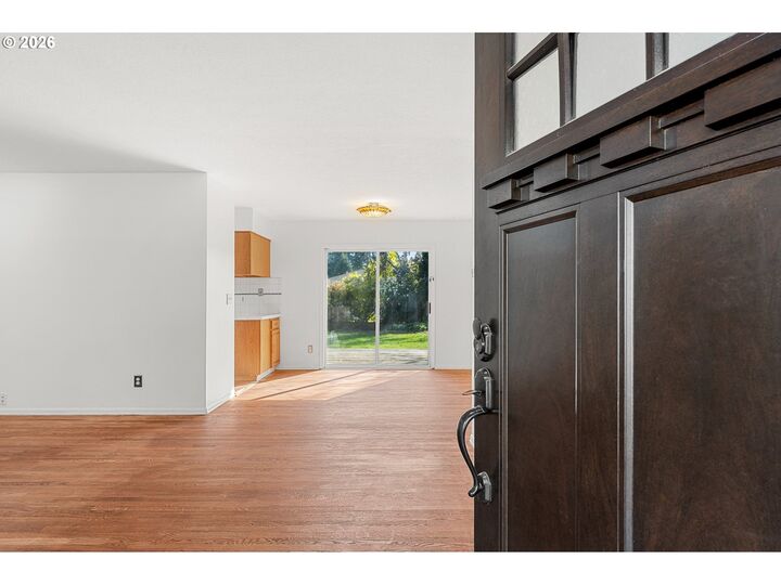 Property Photo:  837 SE 169th Dr  OR 97233 