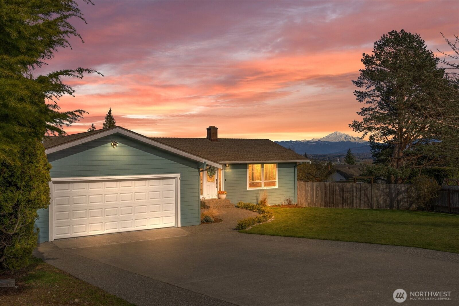 Property Photo: 6002 Ridgeview Place WA 98248