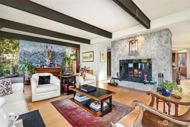 Property Photo:  16202  72nd Avenue W  WA 98026 