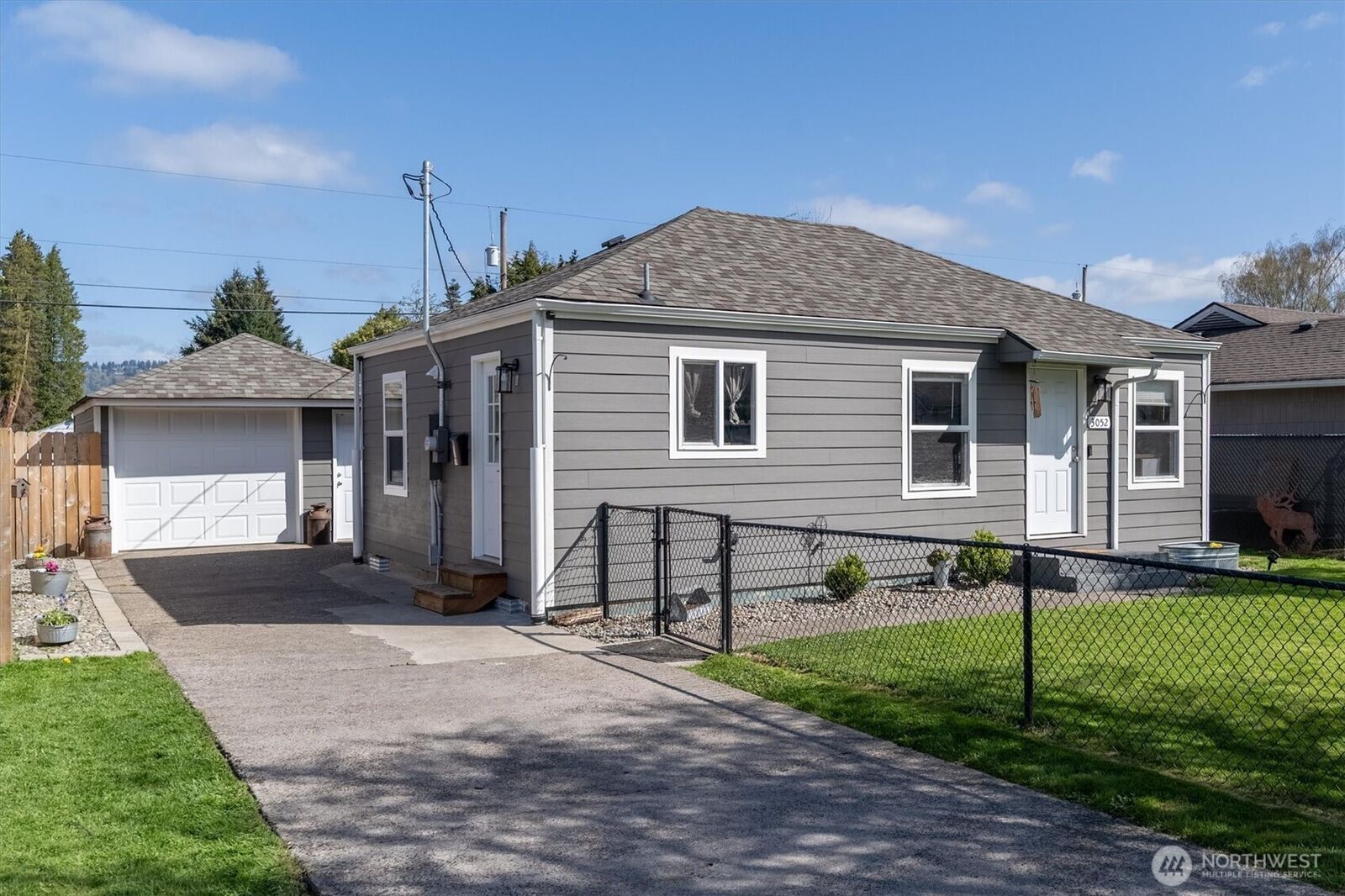 Property Photo:  3052  Florida Street  WA 98632 