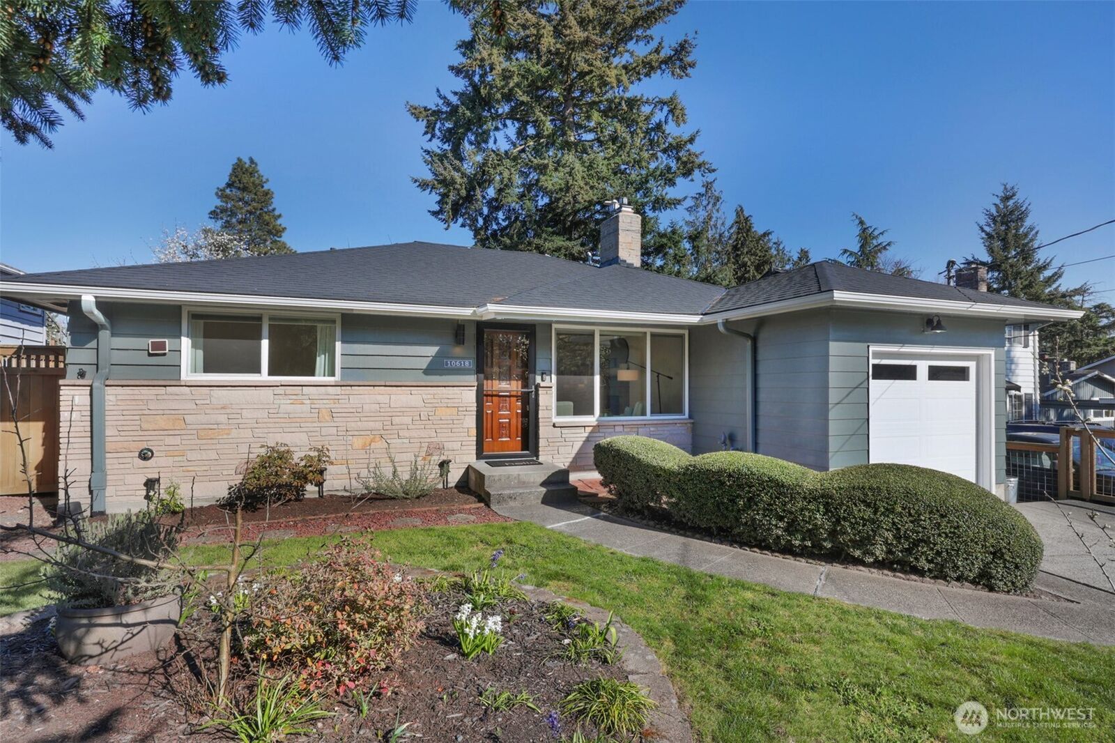Property Photo:  10618  35th Avenue SW  WA 98146 