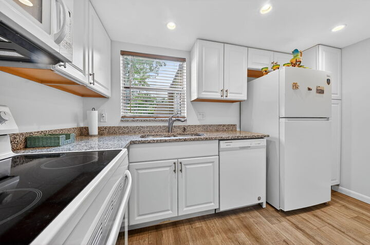 Property Photo: 211 Lake Dora Drive FL 33411