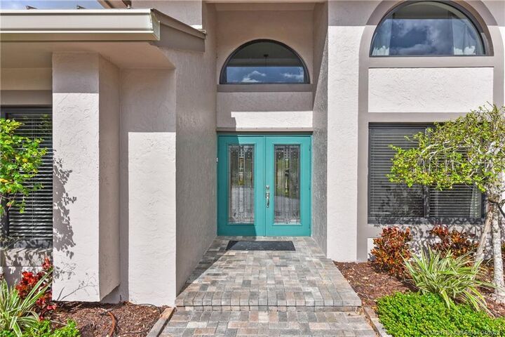 Property Photo:  4194 SW Gleneagle Circle  FL 34990 